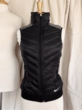 Nike Black Quilted Sleeveless Puffer Vest with Gray Accents